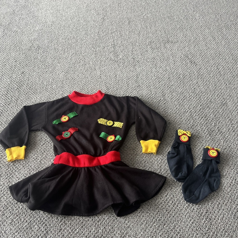 Vintage 1980's Girl's Nannette Dress W/ Matching Socks. Clocks. Outfit. Size 5